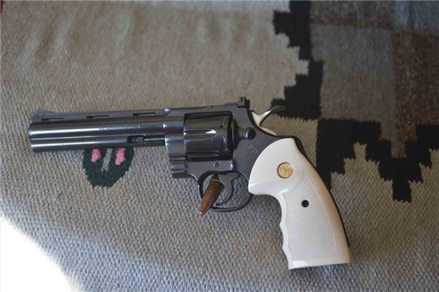 Colt Python revolver 6 inch 357 Mag Super Cond-img-0