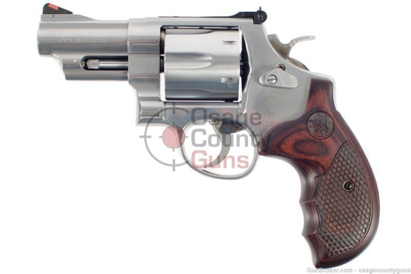  Smith & Wesson Model 629 Deluxe - 3" .44 Magnum-img-1