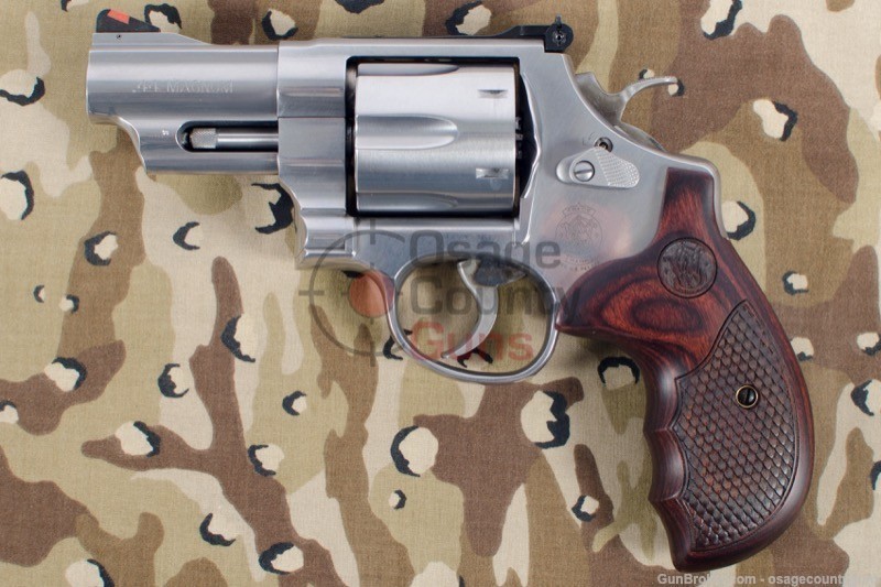  Smith & Wesson Model 629 Deluxe - 3" .44 Magnum-img-0