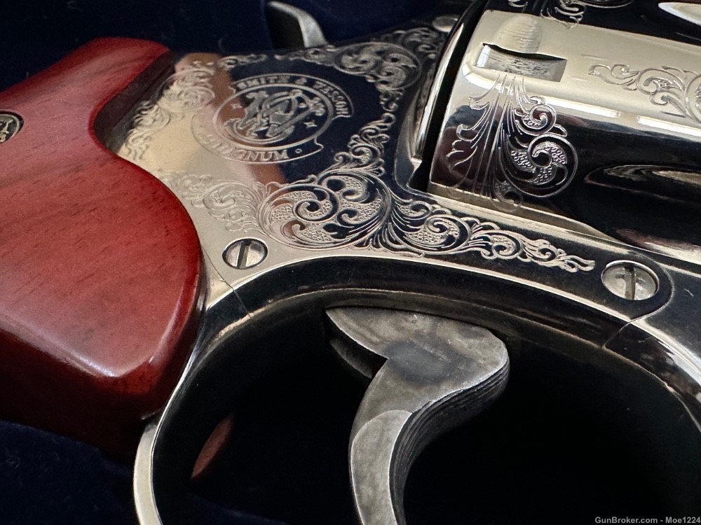 S&W Revolver .44 mag chrome engraved limited edition-img-13