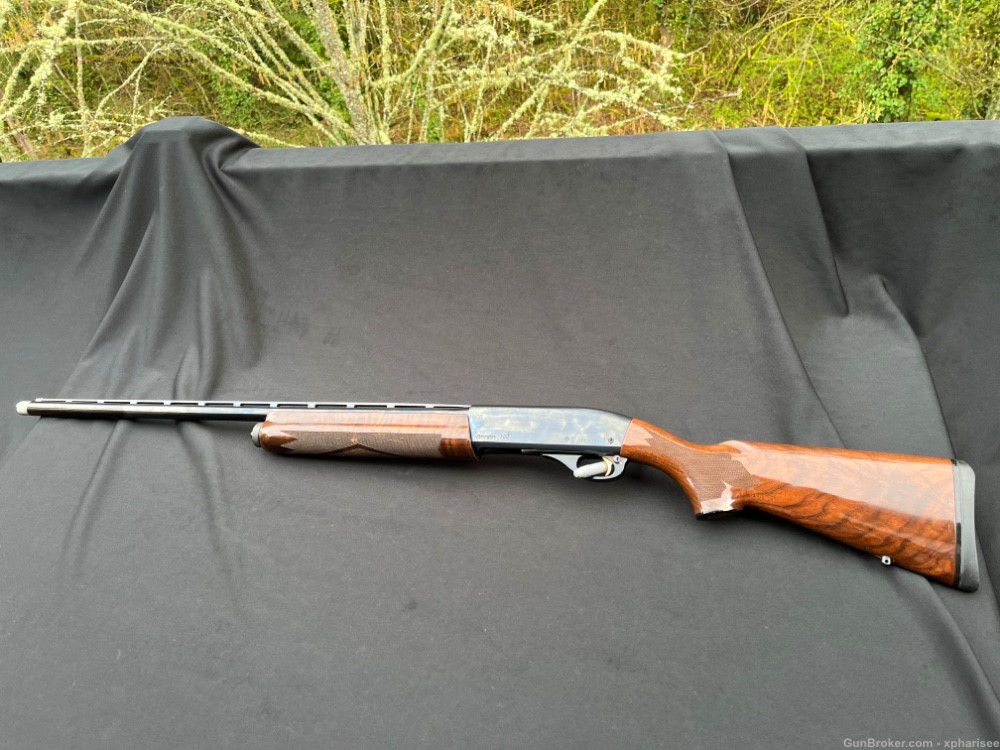Remington 1100 Semi Auto Shotgun 12 Guage Screw In Chokes-img-0
