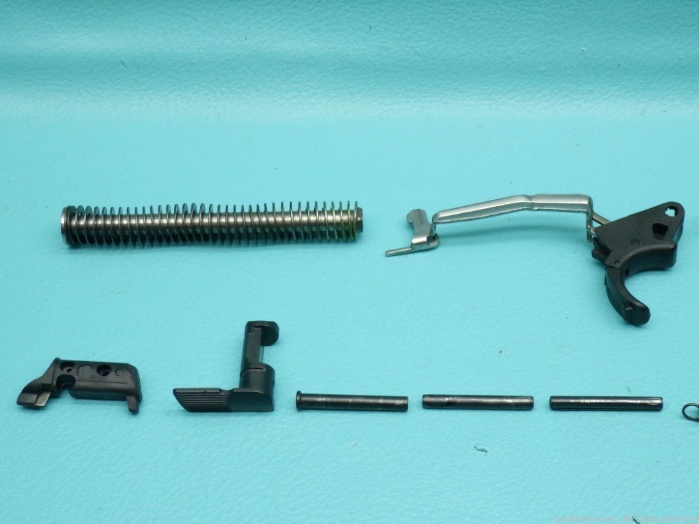 Smith & Wesson M&P40 .40S&W 4.25"bbl Pistol Repair Parts Kit -img-1