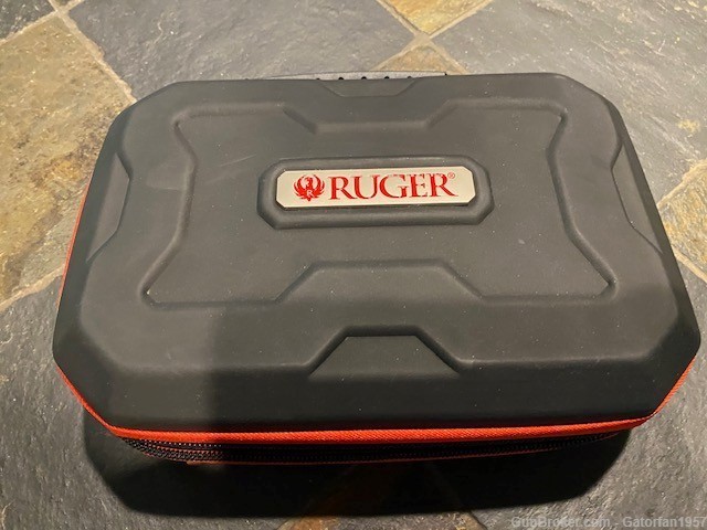 Ruger SR22 22LR Semi-Auto Pistol with Ruger carry case-img-4