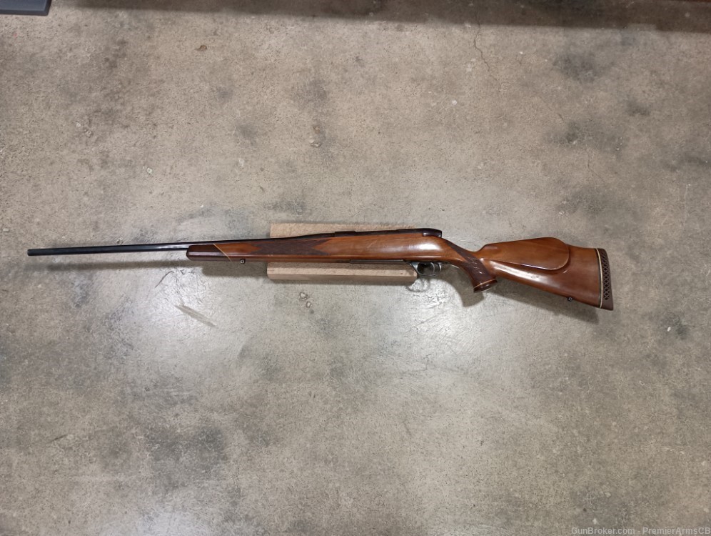 Weatherby Mark V Deluxe .300 Weatherby Mag (West German made)-img-1