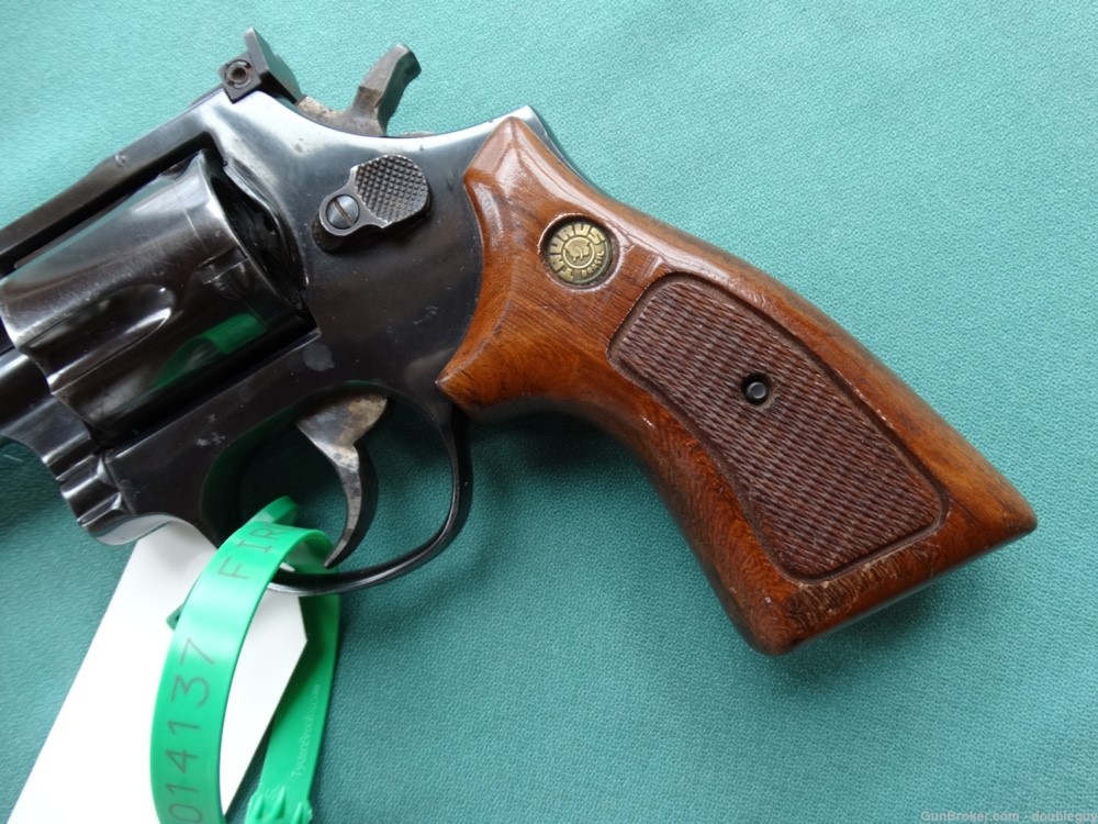 Taurus 441 revolver in 44 special-img-2