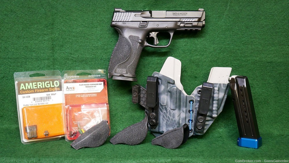 S&W M&P9 2.0 9mm with 2 mags, Apex Trigger, and Custom Holster USED-img-5