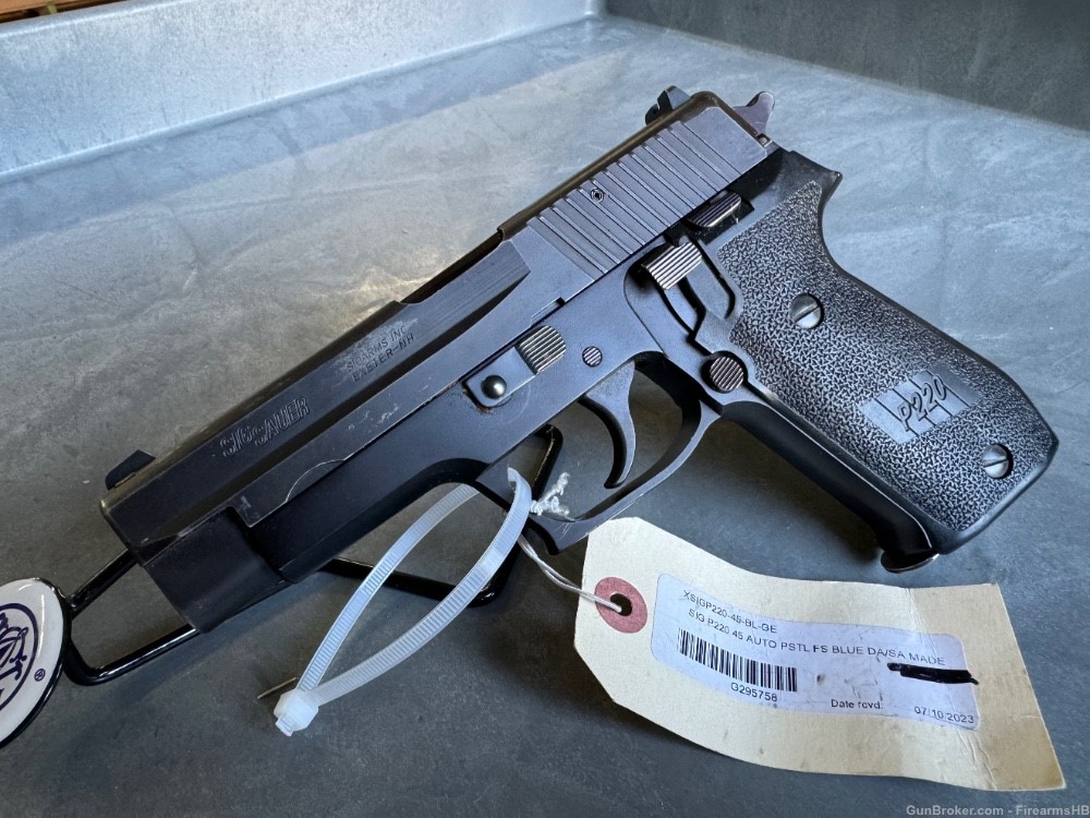 Sig Sauer P220 45 ACP made in Germany-img-2