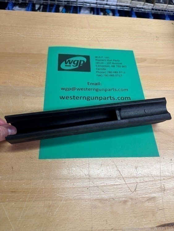 Browning parts, Auto 5, A-5 .12ga 2 3/4" forend black synthetic, nos black-img-1