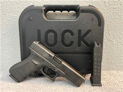 Glock G22 - 40S&W - 4” - Two 15RD Mags - 17790