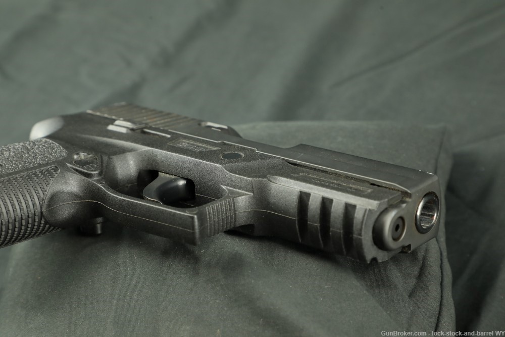 Sig Sauer P250 .40 S&W Semi-Auto Pistol w/ 9mm & .45 ACP Conversion Kits-img-11