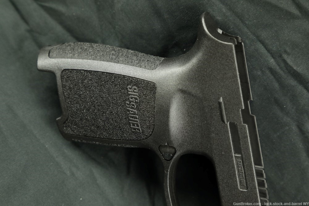 Sig Sauer P250 .40 S&W Semi-Auto Pistol w/ 9mm & .45 ACP Conversion Kits-img-31