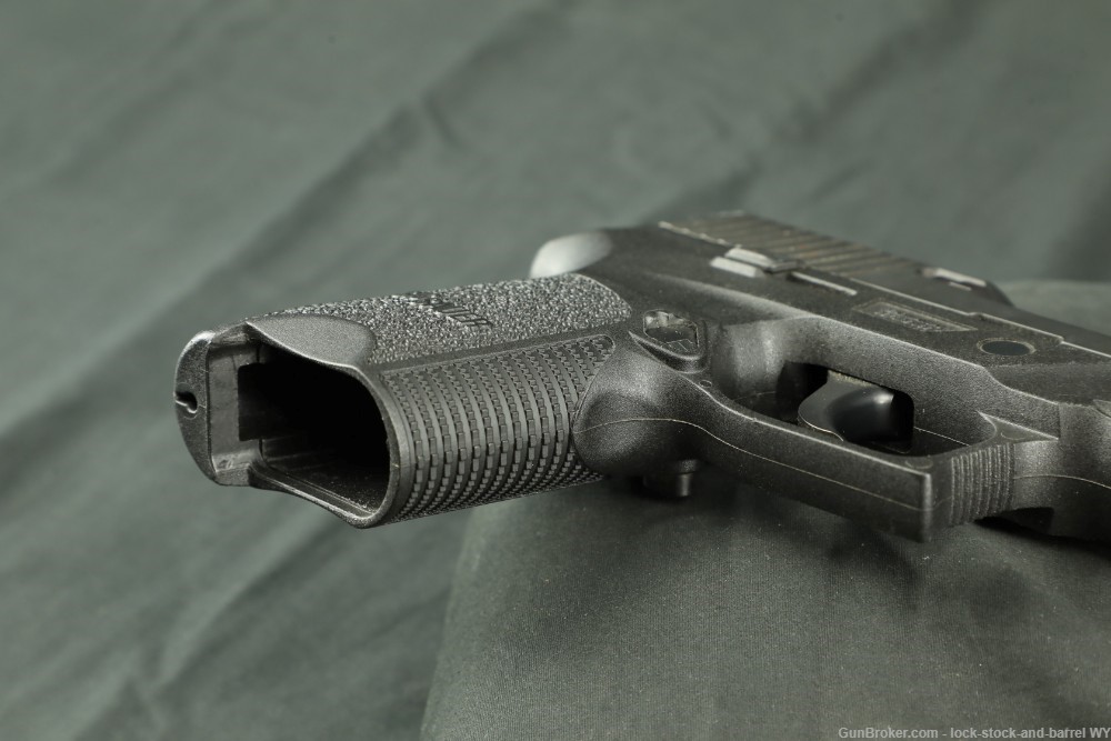 Sig Sauer P250 .40 S&W Semi-Auto Pistol w/ 9mm & .45 ACP Conversion Kits-img-10