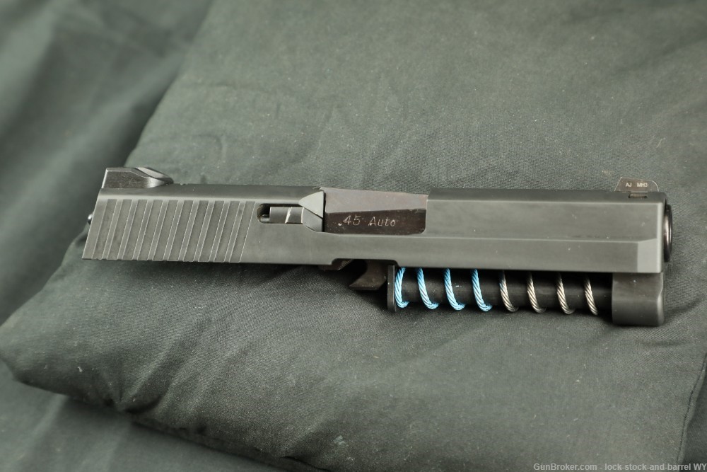 Sig Sauer P250 .40 S&W Semi-Auto Pistol w/ 9mm & .45 ACP Conversion Kits-img-41