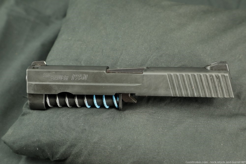 Sig Sauer P250 .40 S&W Semi-Auto Pistol w/ 9mm & .45 ACP Conversion Kits-img-42