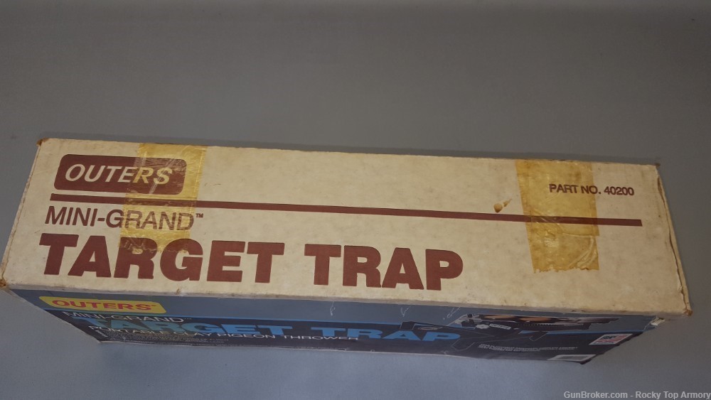 OUTERS' MINI GRAND TARGET TRAP PORTABLE CLAY PIGEON THROWER NEW IN BOX-img-1