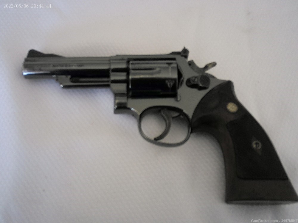 Smith & Wesson Model 19 (no dash) Combat Magnum, .357 Magnum, 4" Barrel-img-0