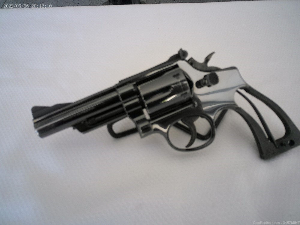 Smith & Wesson Model 19 (no dash) Combat Magnum, .357 Magnum, 4" Barrel-img-29