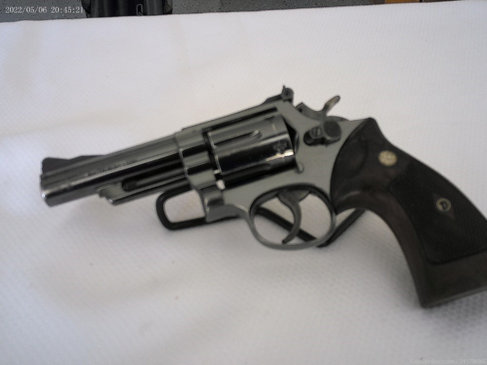 Smith & Wesson Model 19 (no dash) Combat Magnum, .357 Magnum, 4" Barrel-img-3