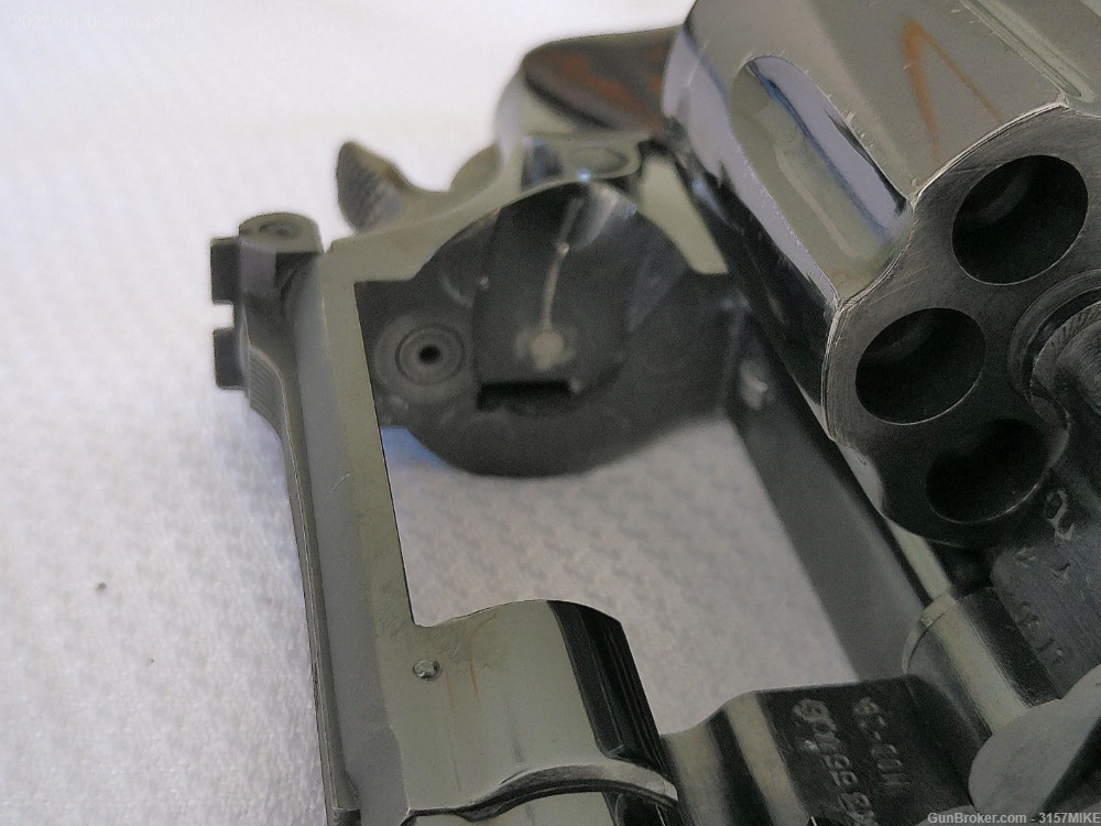Smith & Wesson Model 19 (no dash) Combat Magnum, .357 Magnum, 4" Barrel-img-14