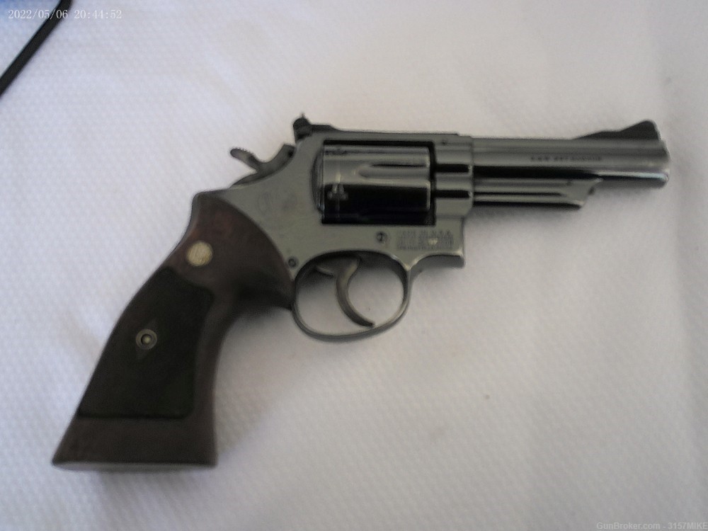 Smith & Wesson Model 19 (no dash) Combat Magnum, .357 Magnum, 4" Barrel-img-1