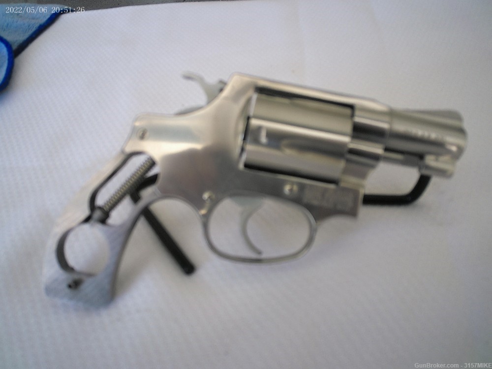 Smith & Wesson Model 60-7 Chief Special Stainless, .38Spl, 2" Barrel-img-22