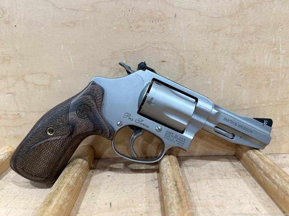 SMITH & WESSON PRO SERIES 60-15 357 MAG 25300-img-1