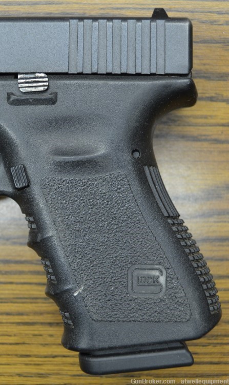 Glock 23 Gen 3 .40 Cal Semi Auto Pistol-img-3