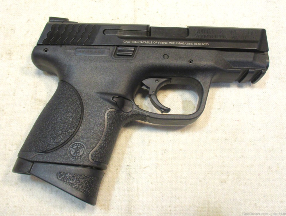 Smith & Wesson M&P9C 9mm Compact Semi-Auto Pistol 3 ½” 12Rd LNIB-img-1
