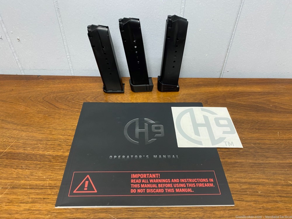Hudson H9 9mm DISCONTINUED w/ Original Box, 3 Magazines & DeSantis Holster -img-6