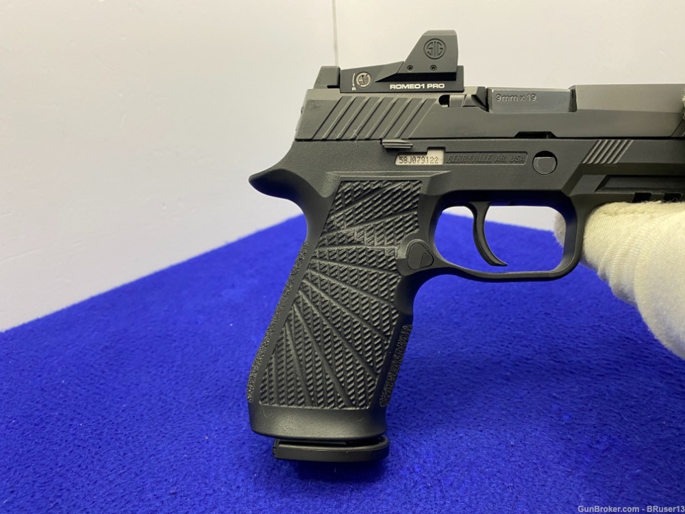 Sig Sauer P320 9mm Luger Black *AMAZING EXAMPLE WITH WILSON COMBAT GRIP*-img-39