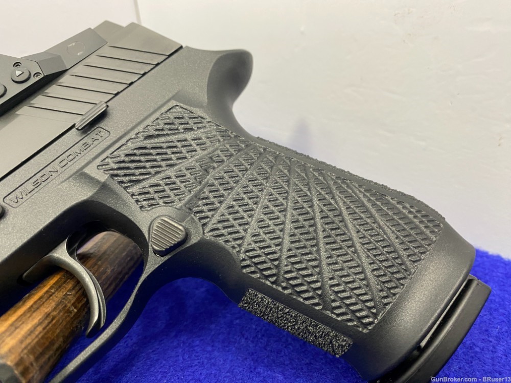 Sig Sauer P320 9mm Luger Black *AMAZING EXAMPLE WITH WILSON COMBAT GRIP*-img-6