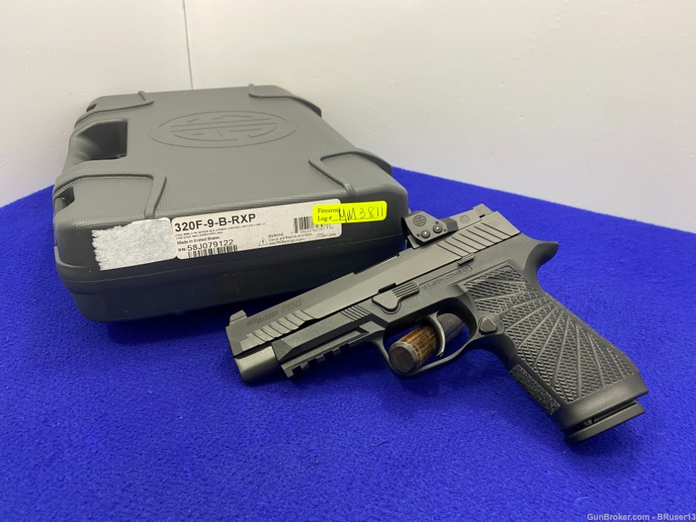Sig Sauer P320 9mm Luger Black *AMAZING EXAMPLE WITH WILSON COMBAT GRIP*-img-2