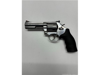 SMITH AND WESSON 686-6 .357 MAGNUM STAINLESS 7 SHOT REVOLVER DOUBLE ACTION