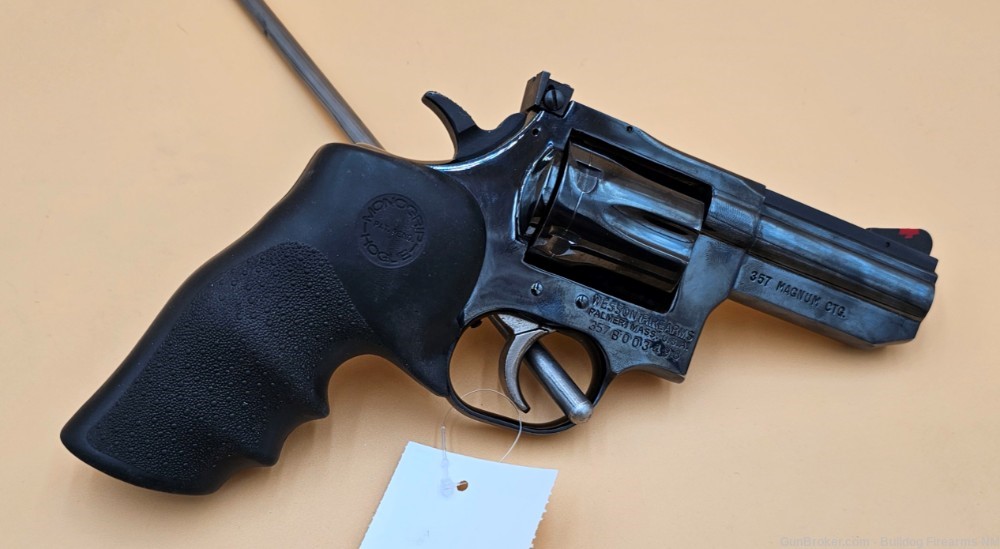 Dan Wesson 15-2 HFB .357 Magnum revolver 3" blued adj sights hogue grips-img-0