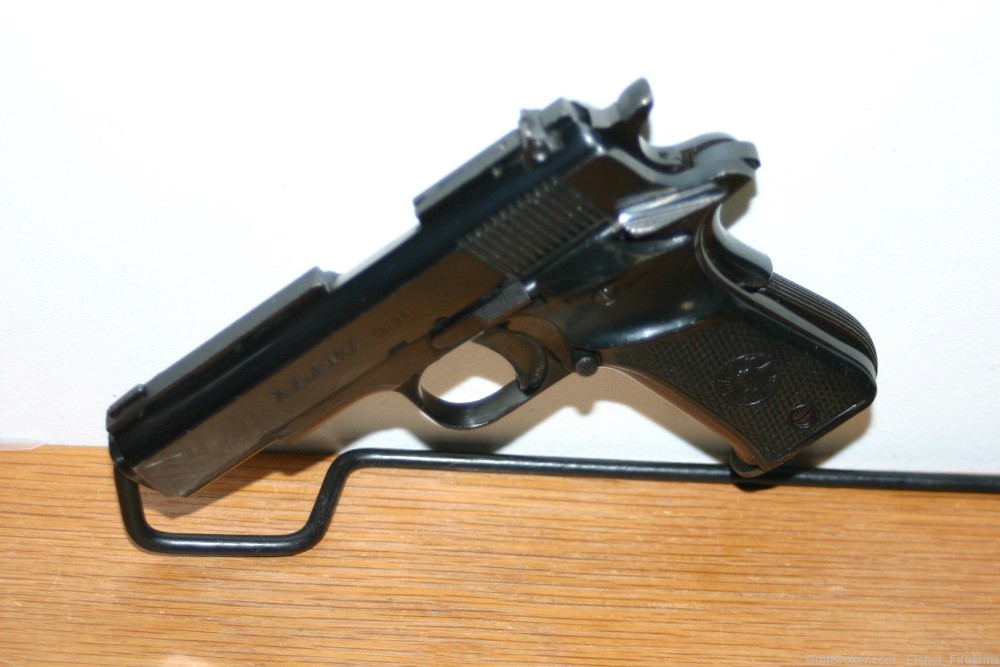 Llama XA  .32 ACP   in Very Good Condition  with one magazine 1911 Compact-img-1