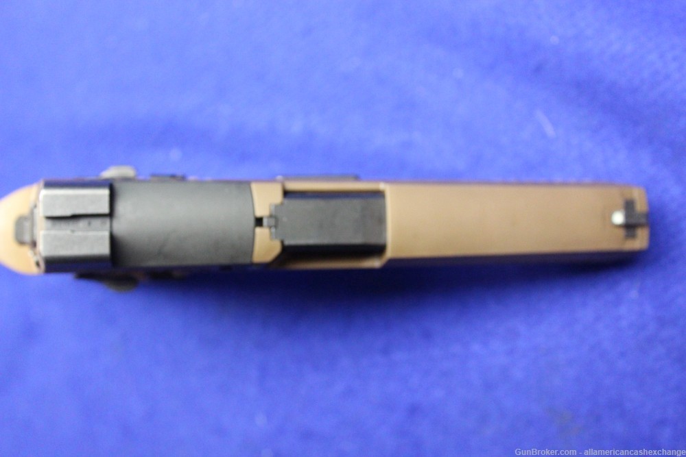 Clean SIG SAUER Model P320 M17 Pistol 9 mm-img-3