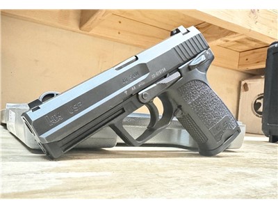 HK USP V1 40 S&W Pistol 4.25 Black - Made in Germany