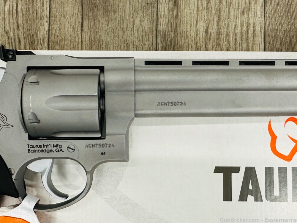 Taurus Model 44 in .44 Magnum 8 3/8" ported barrel, Stainless NEW IN BOX   -img-2