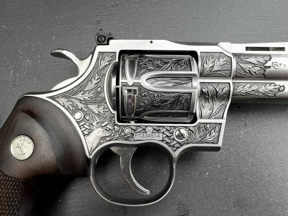 FACTORY 2ND - Colt Python ENGRAVED Whitetail Woodsman AA by Altamont 4.25"-img-7