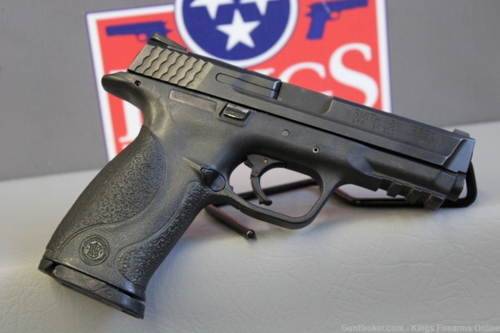Smith & Wesson M&P40 .40S&W Item P-95-img-0