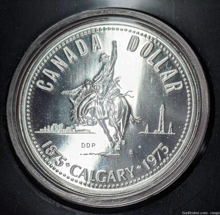1975 BUCKING HORSE  SILVER DOLLAR in leather case-img-0