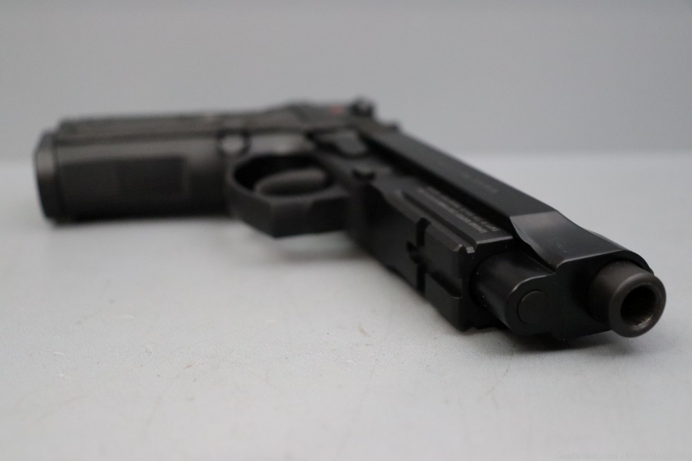 Beretta 92FS 9mm 4.9" w/case-img-14
