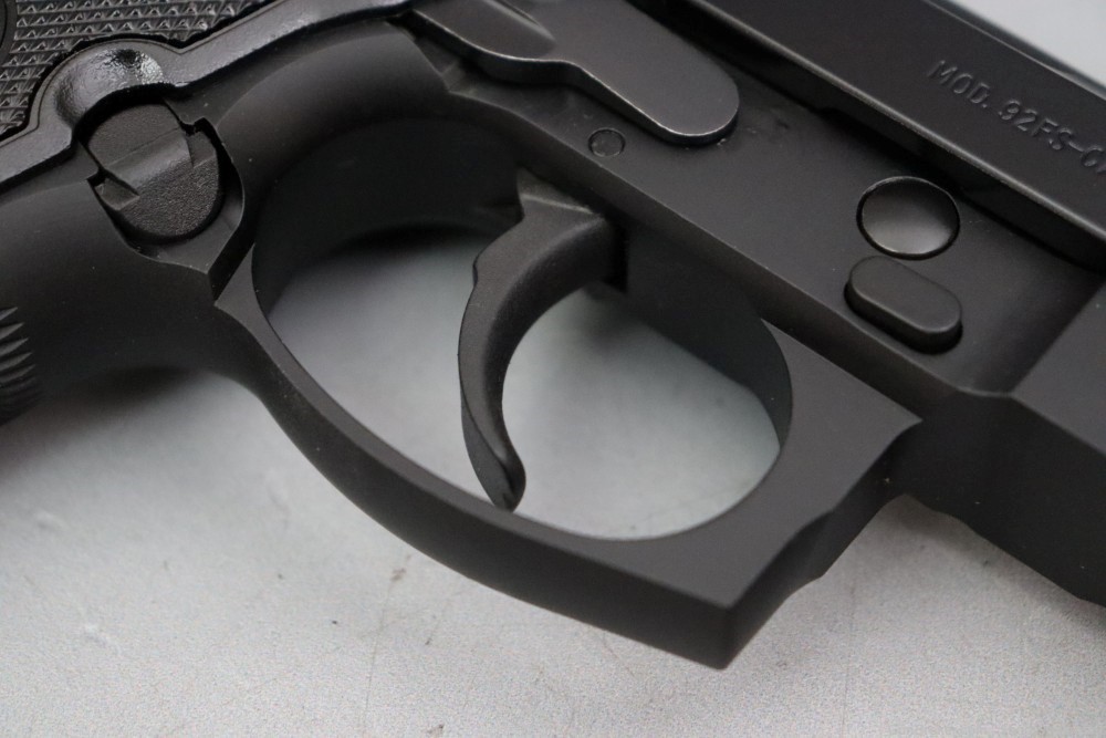 Beretta 92FS 9mm 4.9" w/case-img-16