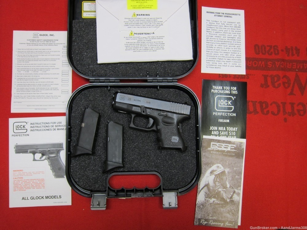 GLOCK 26 GEN 3 9MM PEARCE GRIPS 2 MAGS BOX AND PAPERS!-img-0