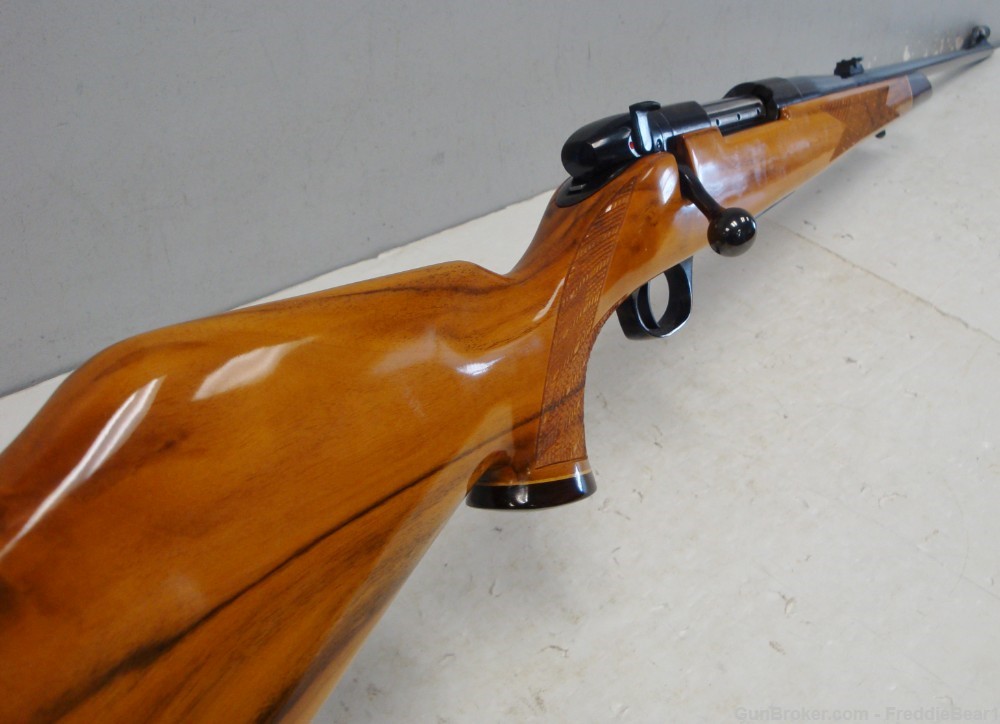 Weatherby Mark V Deluxe .300 Wby.Mag Japan NEW! Un-fired Blond Wood 1974-81-img-25