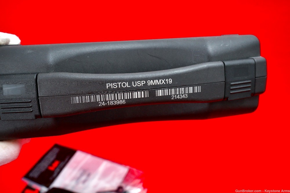 Awesome 2022 Heckler & Koch HK USP 9mm Original Case ANIB-img-2