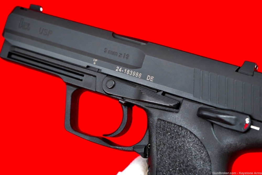 Awesome 2022 Heckler & Koch HK USP 9mm Original Case ANIB-img-15