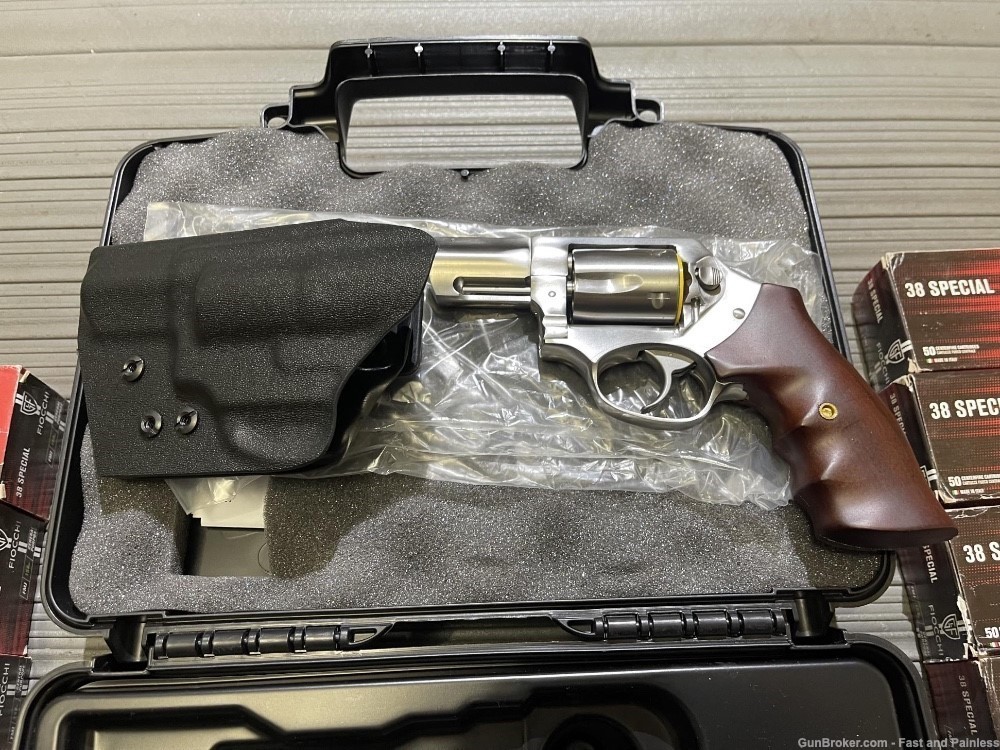 New RUGER SP101 REVOLVER 357MAG DA with EXTRAS ..NO CC FEES …FREE SHIPPING -img-2