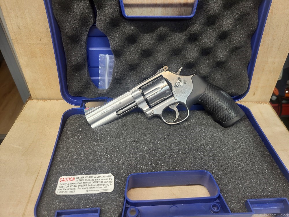 S&W 686-6,,357Mag Revolver, 4inch, Used-img-1