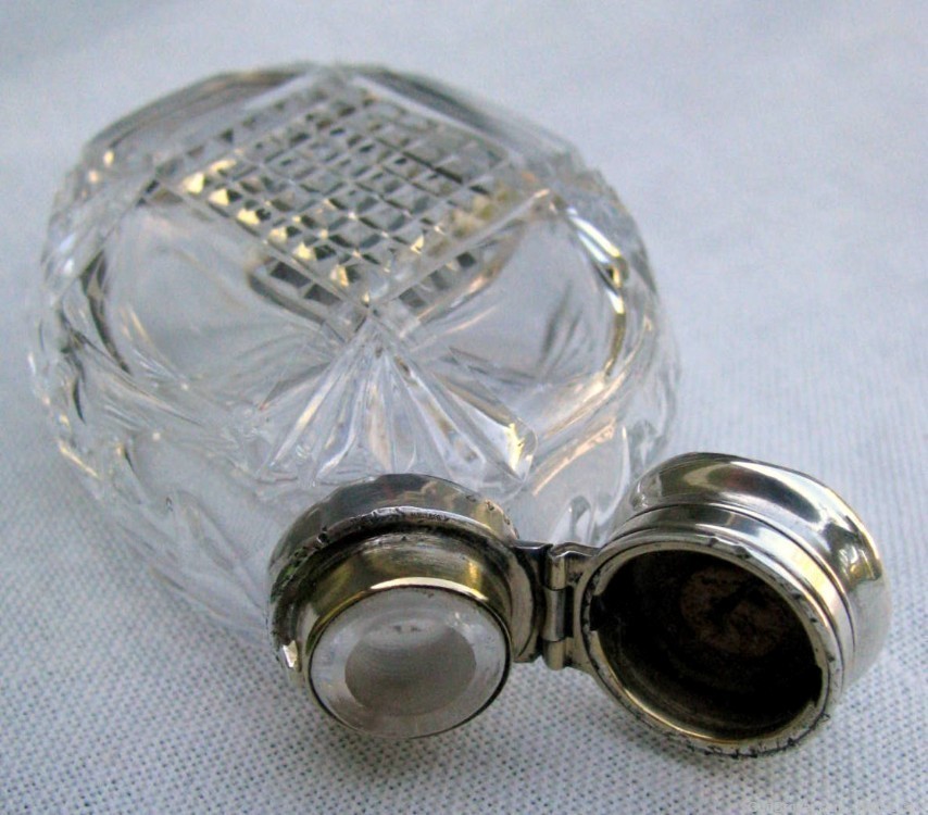 ANTIQUE GORHAM HAND CUT CRYSTAL/SILVER OVAL 4” NIPPER POCKET WHISKEY FLASK-img-5